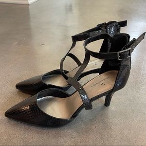 Worthington Black snake skin point low heels sz 7
